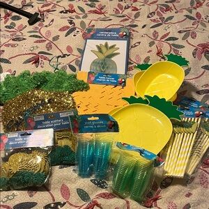 Pineapple Party Tableware Set - Yellow & Green